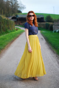 How to Wear Pleated Maxi Skirt