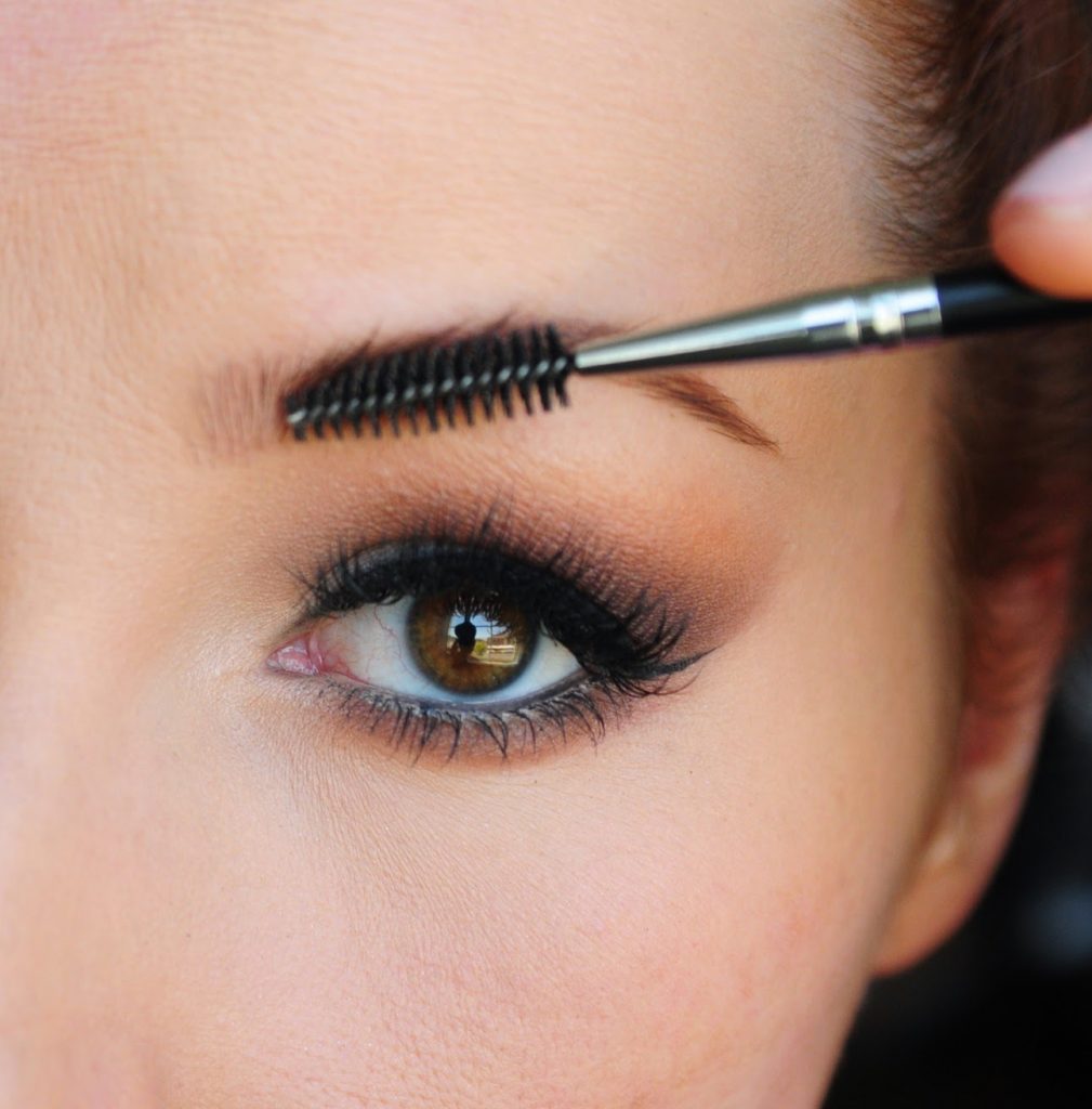 How to Fill in Your Eyebrows and Get a Natural Look  StyleWile