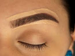 How to Fill in Eyebrows Naturally