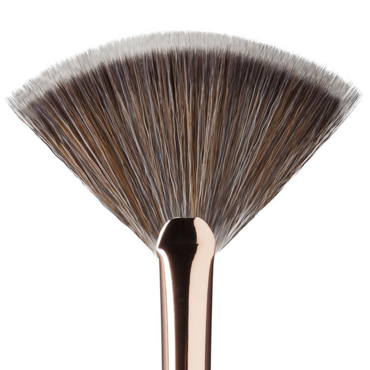 Essential Makeup Fan Brush
